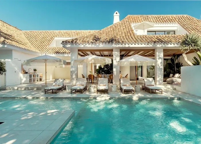 Anfitrion Villas & Suites